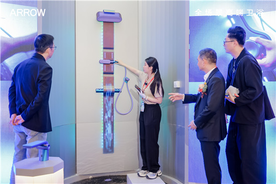 1715846533781072113.jpg “瀑布”淋浴系统-2.jpg