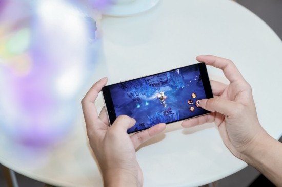 屏幕、芯片、散热齐发力 三星Galaxy S25系列带来沉浸影音娱乐体验