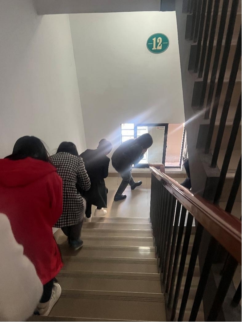 1764847512186007627.jpg 1764847512186007627.jpg