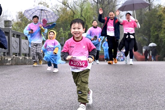 携手特步全家跑出趣，达因药业用科学营养+合理运动为儿童健康成长赋能