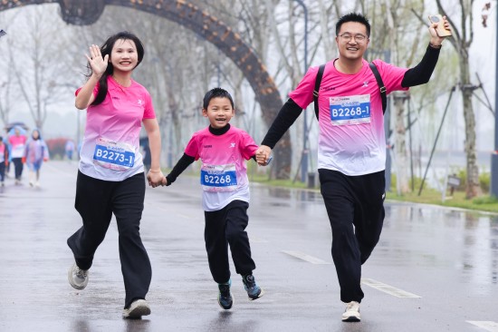 携手特步全家跑出趣，达因药业用科学营养+合理运动为儿童健康成长赋能